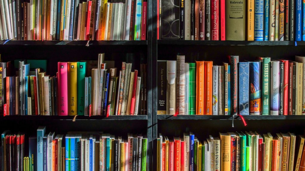 Penerbit Buku Mayor dan Indie yang Terpercaya di Indonesia
