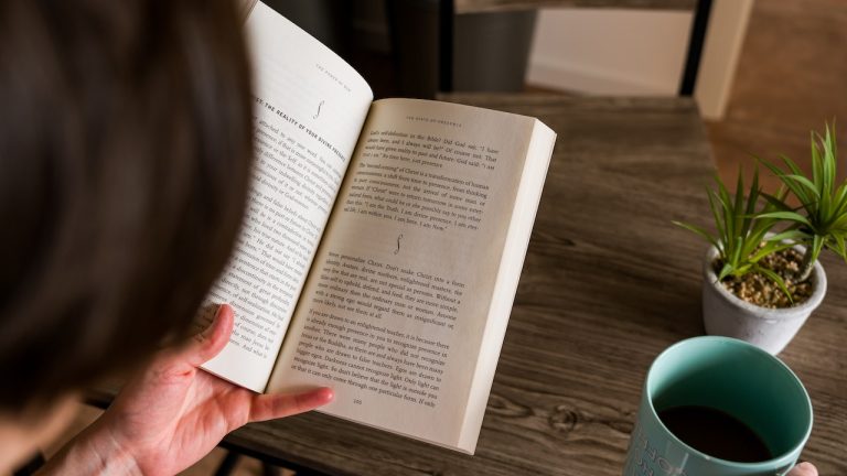 Jangan Remehkan! Ternyata Membaca Novel Banyak Beri Manfaat