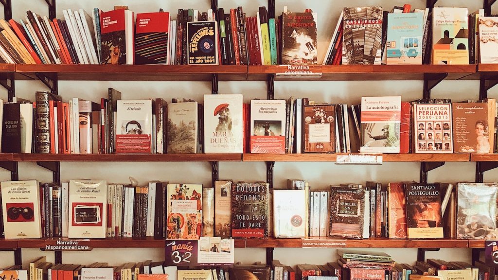 Menelusuri Genre Novel Terpopuler Favorit Pembaca