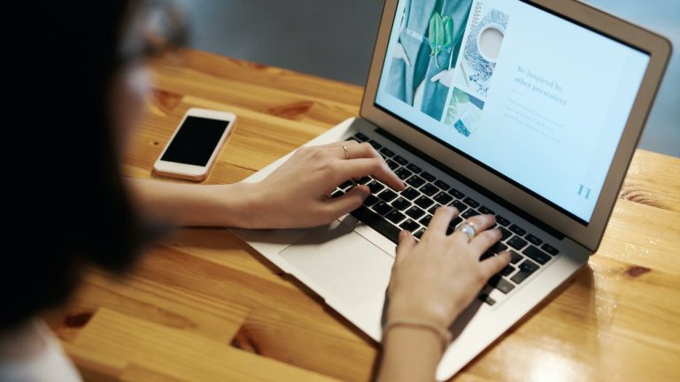 Bagaimana Cara Menjadi Penulis Freelance Sukses? Ini Tipsnya!