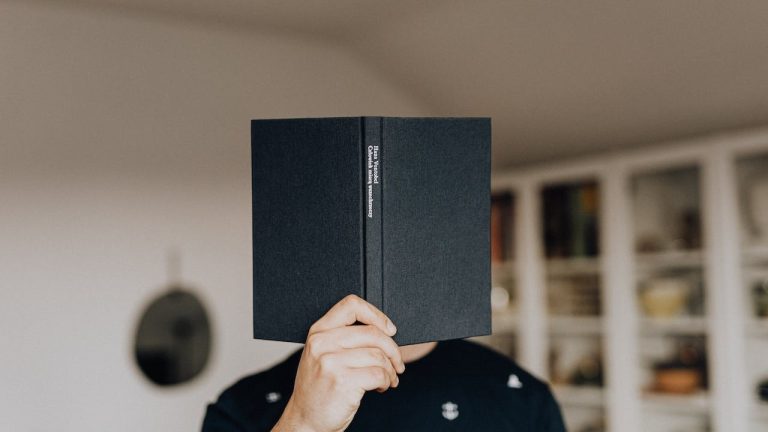 Menilai Novel dengan Resensi, Simak Caranya!