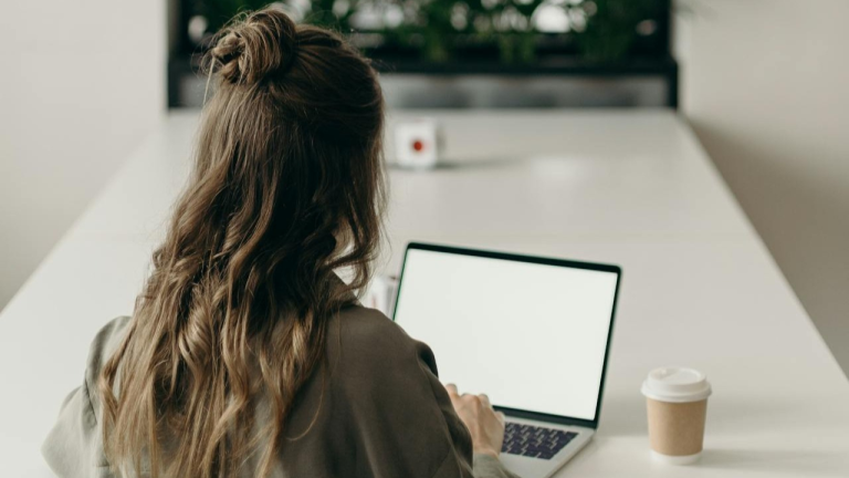 Jasa Proofreading Naskah Bahasa Indonesia Profesional, Proses Cepat dan Murah