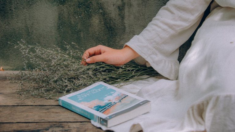 Yuk Kenali Macam-Macam Periode Angkatan Sastra Indonesia!