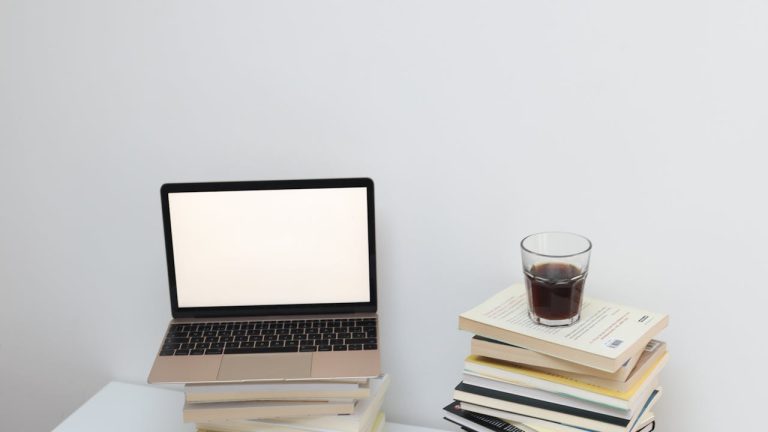 Jenis-Jenis Profesi Penulis: Jobdesk & Prospek Kerja di Era Digital