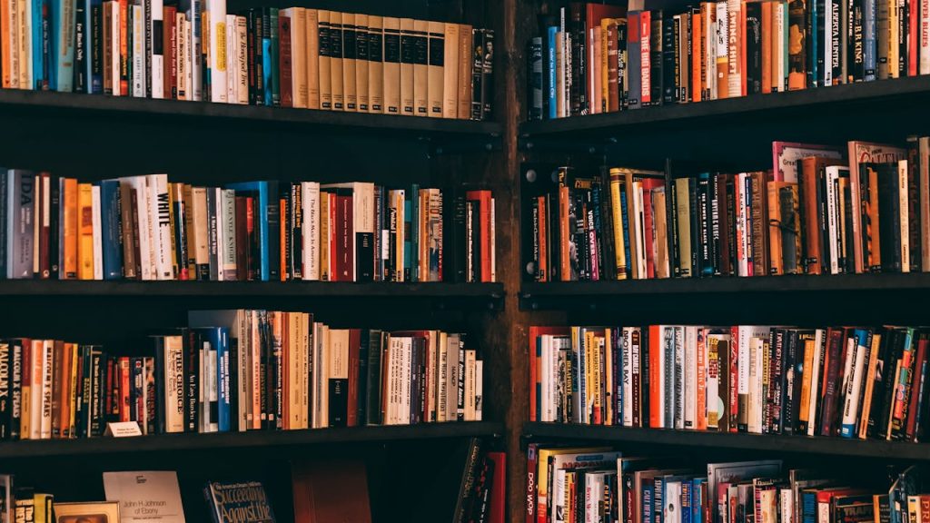 5 Cara Terbaik Merawat Buku Agar Tidak Menguning dengan Cepat
