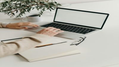 Cara Menulis Esai Hukum yang Terstruktur dan Mudah Dipahami