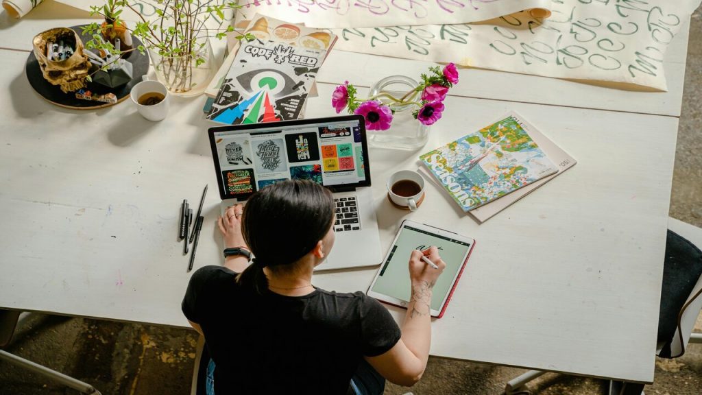 Tips dan Trik Menyusun Karya Non-fiksi yang Menarik