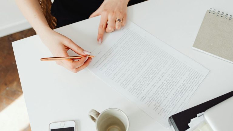 Struktur Karya Tulis Ilmiah: Pengertian, Jenis dan Ciri-Cirinya