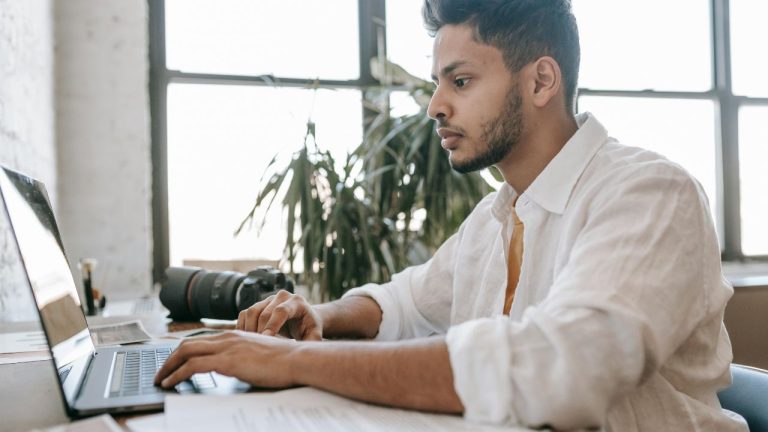 Jasa Editing Naskah Buku Fiksi dan Nonfiksi Bantu Hasilkan Naskah Berkualitas