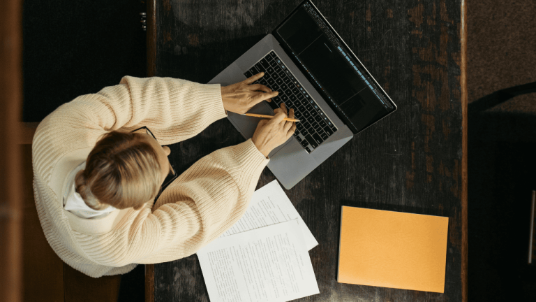 Contoh Kalimat Persembahan Skripsi Menyentuh Hati