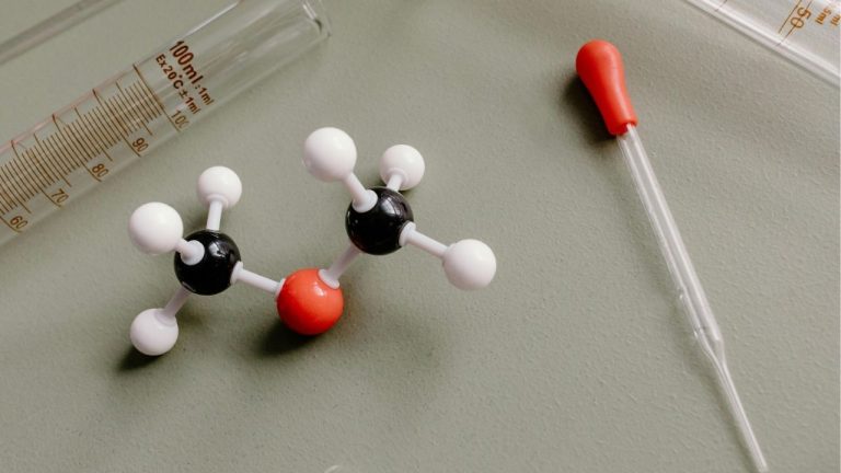 Perbedaan Unsur Isotop, Isobar, dan Isoton dalam Ilmu Kimia!