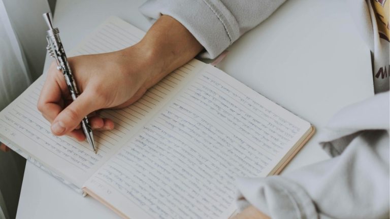 Memahami Jenis-Jenis Konjungsi dalam Kalimat, Kamu Perlu Tahu!