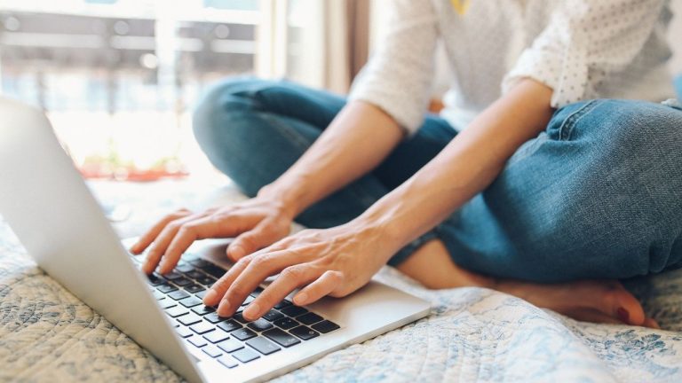 Cara Menulis Kutipan: Panduan Format APA, MLA, dan Chicago