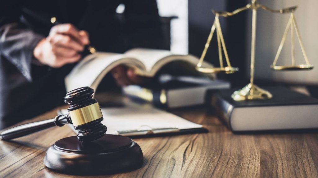 Peran Norma Hukum dalam Kehidupan Sosial