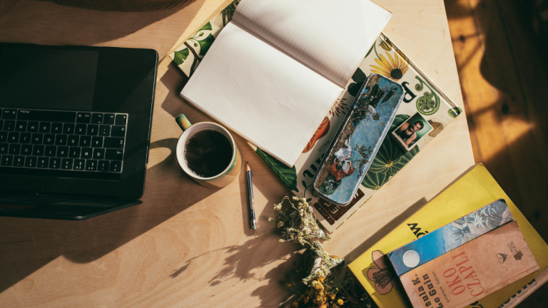 Aturan Penggunaan Huruf Kapital yang Benar beserta Contohnya