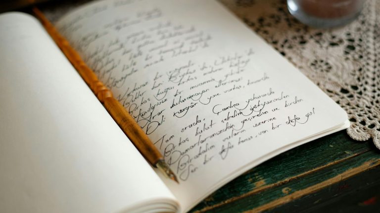 Puisi dengan Tipografi Konvensional: Pengertian, Karakteristik, Unsur, Contoh hingga Tips Menulisnya