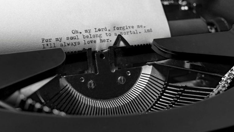 Puisi dengan Tipografi Seperti Prosa: Pengertian, Contoh Hingga Tips Menulisnya