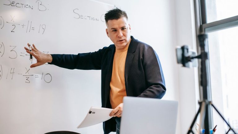 Sumber Penghasilan Sampingan Dosen yang Menjanjikan dan Patut Dicoba