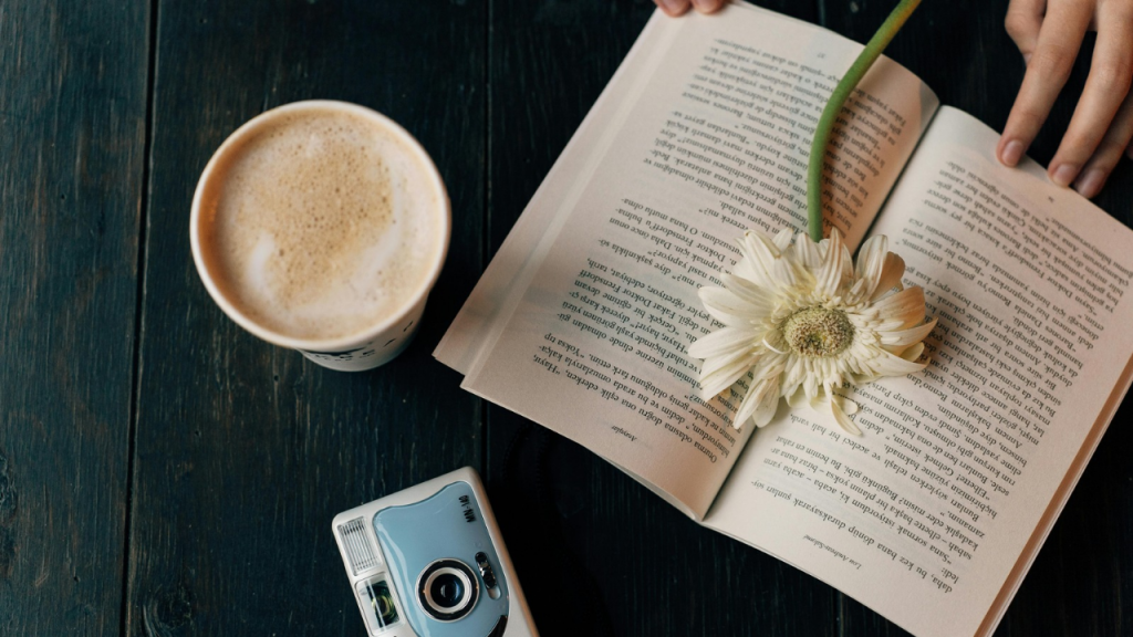 Pengertian Resensi Buku Manfaat, Tujuan, Unsur, dan Jenisnya