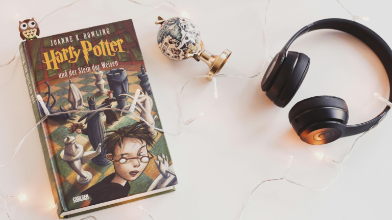 Perbedaan Buku Fiksi dan Nonfiksi: Pengertian, Ciri, dan Contohnya