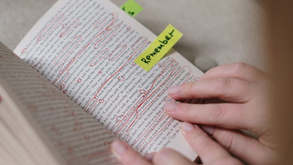 Cara Mereview Buku yang Baik, Cocok untuk Pemula!