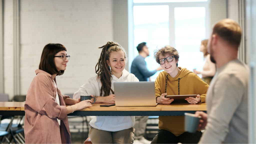 Faktor Interaksi Sosial, Pengertian, Ciri, Syarat, dan Jenis-jenisnya