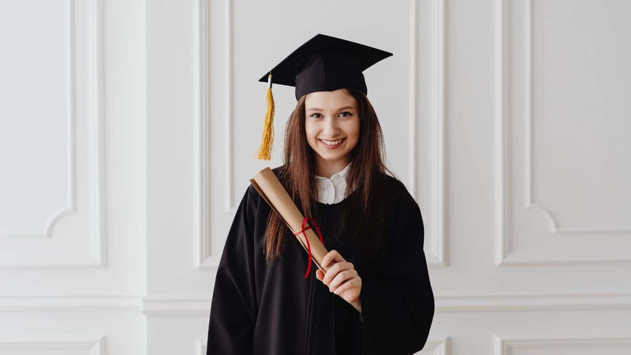 Perbedaan Yudisium dan Wisuda yang Perlu Dipahami Mahasiswa