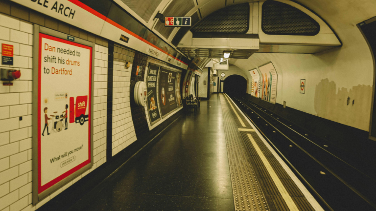 Contoh Kalimat Persuasif beserta Pengertian, Ciri, dan Jenisnya