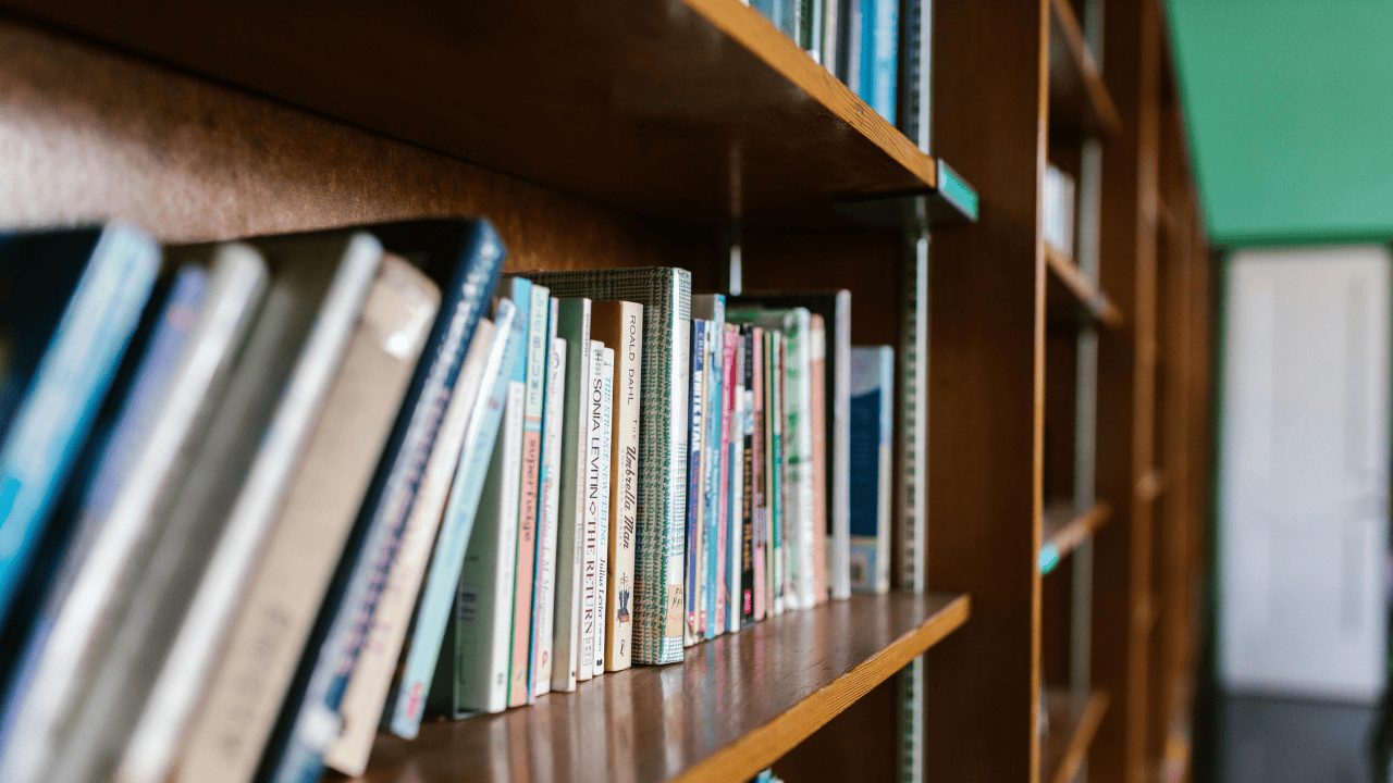 Mengetahui 7 Manfaat ISBN bagi Dosen dan Pengajar