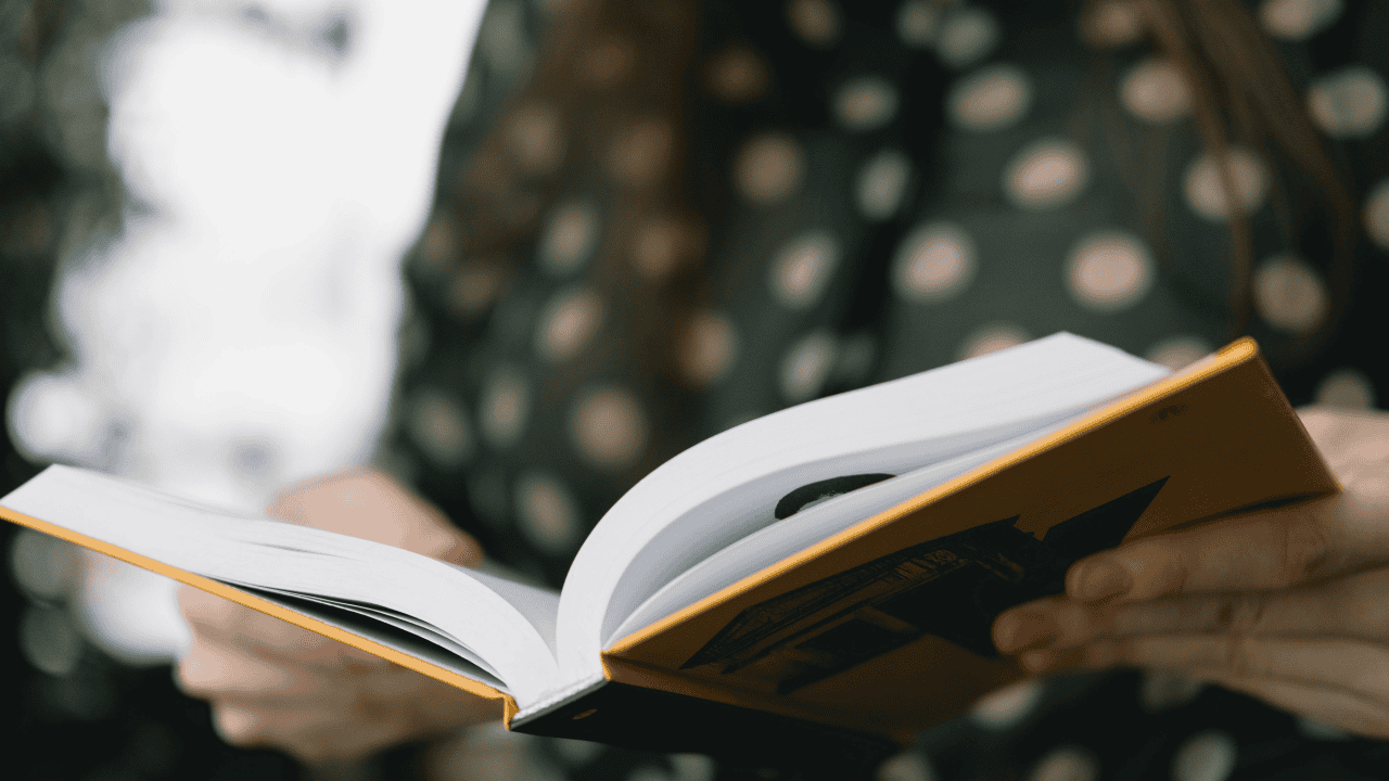 Perbedaan Hard Cover dan Soft Cover yang Perlu Diketahui