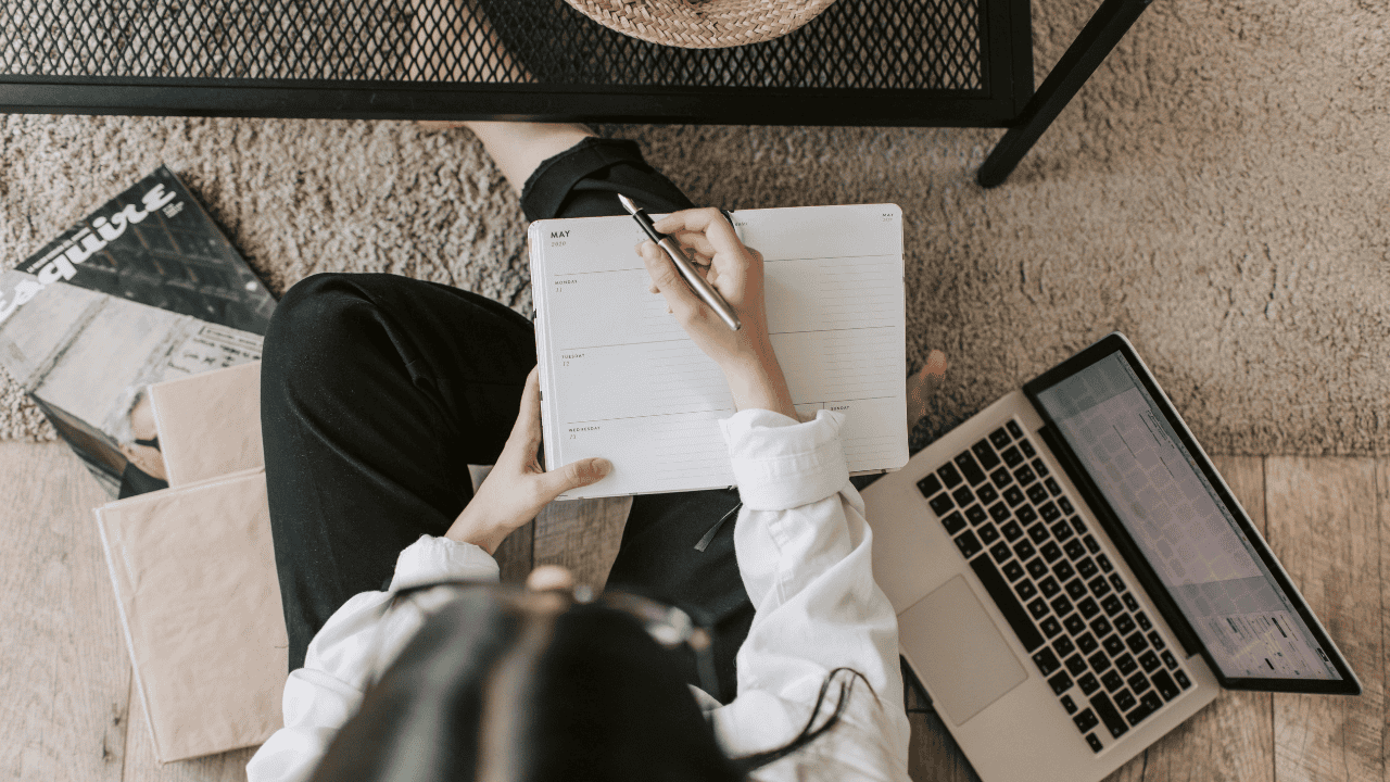 Kelebihan dan Kekurangan Self Editing pada Naskah Buku