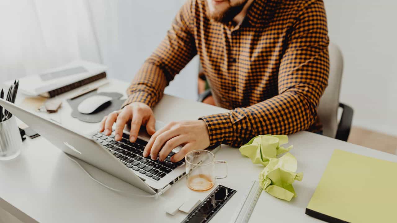 Pengertian Buku Antologi, Jenis, dan Manfaat Menulisnya