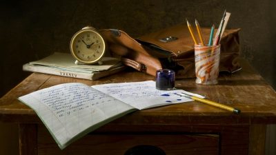 Pengertian Buku Antologi, Jenis, dan Manfaat Menulisnya