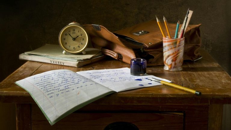 Pengertian Buku Antologi, Jenis, dan Manfaat Menulisnya