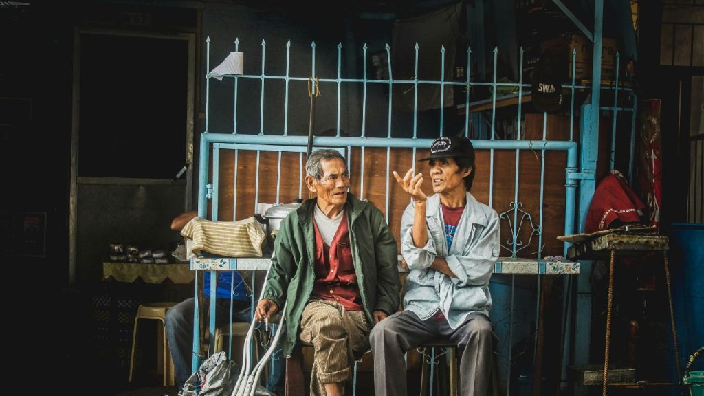 Mengenal Hakikat Bahasa Pengertian, Sifat, dan Fungsinya