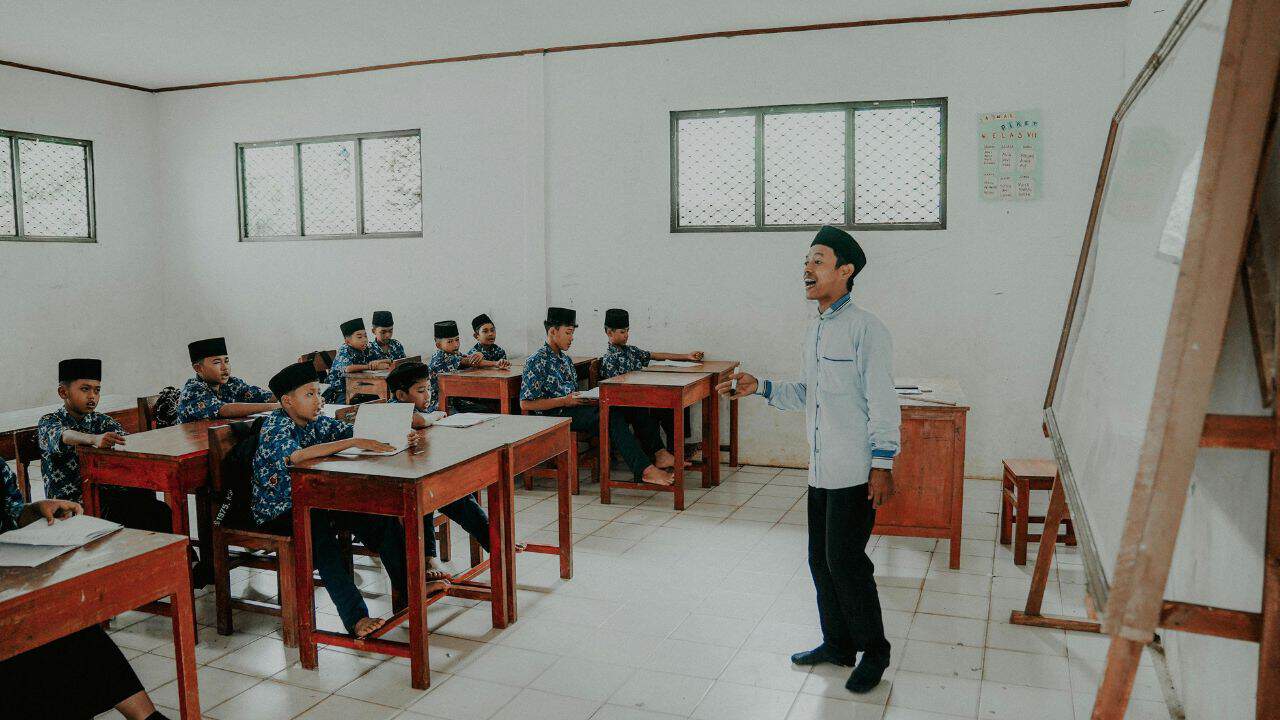 Kelebihan dan Kekurangan Metode Ceramah dalam Mengajar